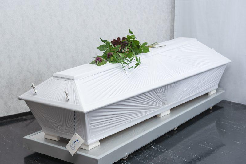 tayssade-valkoinen-tai-harmaa-940